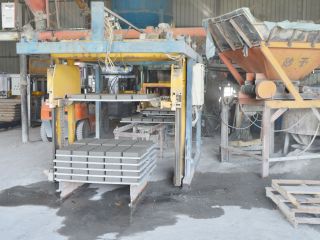 全自動(dòng)磚機