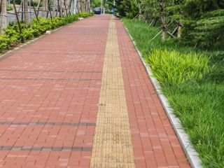 包頭盲道磚施工現場(chǎng)